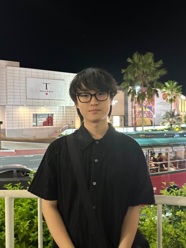 Portrait of Andrew Kang